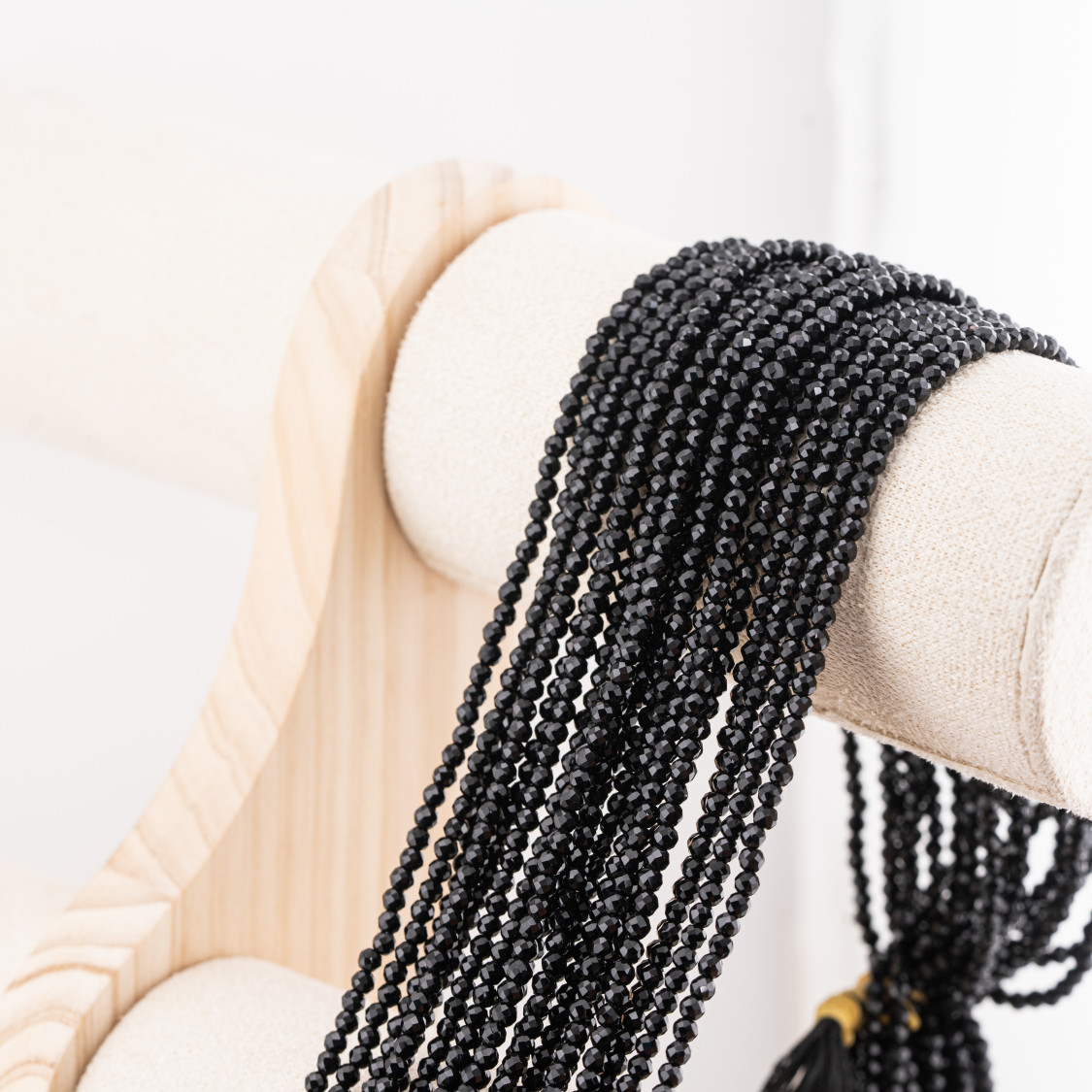 Perline Di Cristalli Rondelle Sfaccettate 3x2mm 10 FILI Su Filo Di Cotone Pronti all'uso Nero Jet-RONDELLE 3x2mm | Worldofjewel.com