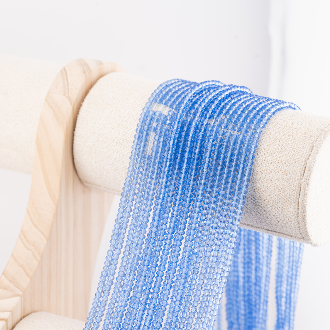 Perline Di Cristalli Rondelle Sfaccettate 3x2mm 10 FILI Su Filo Di Cotone Pronti all'uso Ciano Trasparente-RONDELLE 3x2mm | Worldofjewel.com