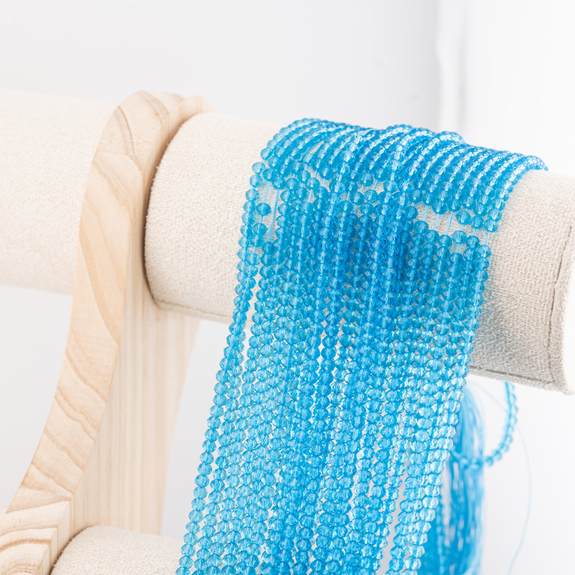 Perline Di Cristalli Rondelle Sfaccettate 3x2mm 10 FILI Su Filo Di Cotone Pronti all'uso Celeste Trasparente-RONDELLE 3x2mm | Worldofjewel.com