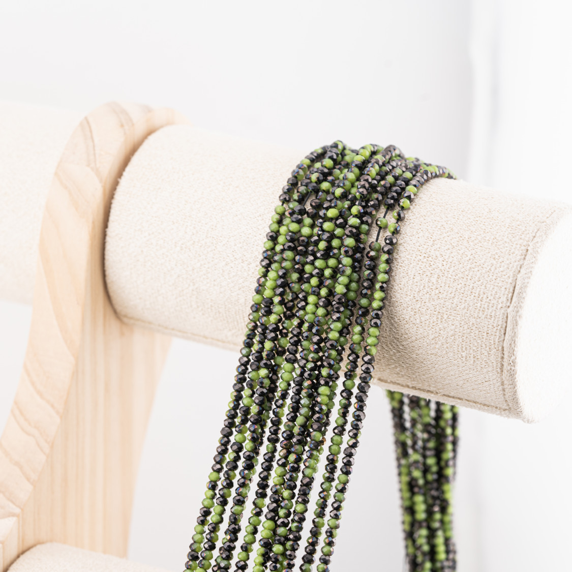 Perline Di Cristalli Rondelle Sfaccettate 3x2mm 10 FILI Su Filo Di Cotone Pronti all'uso Verde e Nero-RONDELLE 3x2mm | Worldofjewel.com