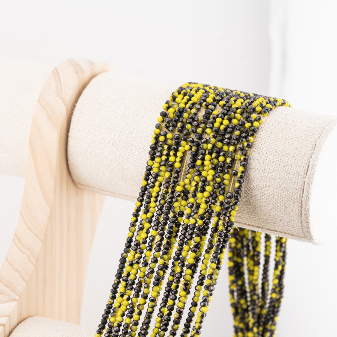 Perline Di Cristalli Rondelle Sfaccettate 3x2mm 10 FILI Su Filo Di Cotone Pronti all'uso Giallo e Nero-RONDELLE 3x2mm | Worldofjewel.com