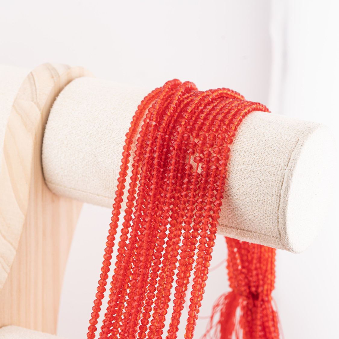 Perline Di Cristalli Rondelle Sfaccettate 3x2mm 10 FILI Su Filo Di Cotone Pronti all'uso Rosso Carmine Trasparente-RONDELLE 3x2mm | Worldofjewel.com