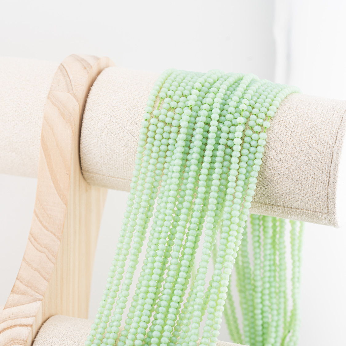 Perline Di Cristalli Rondelle Sfaccettate 3x2mm 10 FILI Su Filo Di Cotone Pronti all'uso Verde Chiaro-RONDELLE 3x2mm | Worldofjewel.com