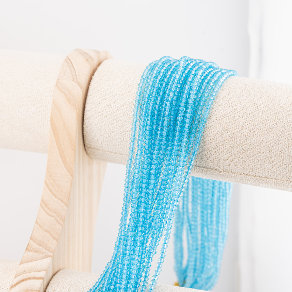 Perline Di Cristalli Rondelle Sfaccettate 3x2mm 10 FILI Su Filo Di Cotone Pronti all'uso Azzurro Chiaro Trasparente-RONDELLE 3x2mm | Worldofjewel.com