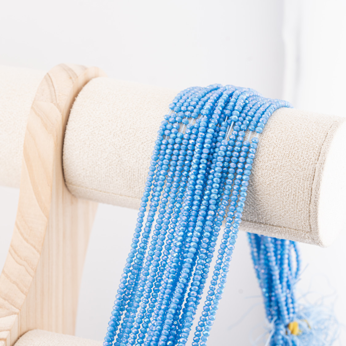 Perline Di Cristalli Rondelle Sfaccettate 3x2mm 10 FILI Su Filo Di Cotone Pronti all'uso Azzurro Perlescente-RONDELLE 3x2mm | Worldofjewel.com