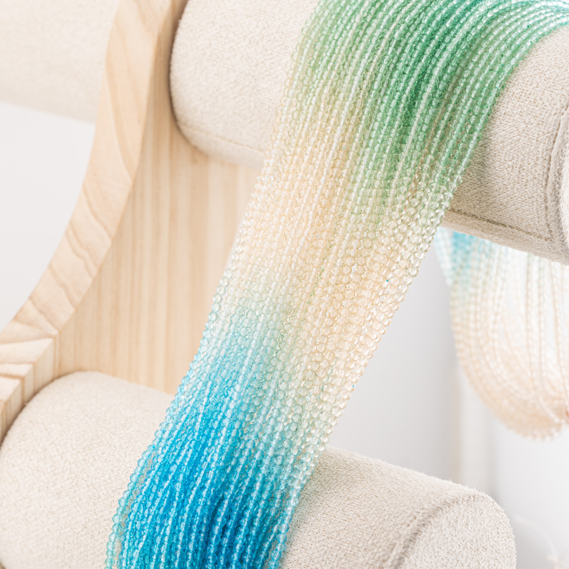 Perline Di Cristalli Rondelle Sfaccettate 3x2mm 10 FILI Su Filo Di Cotone Pronti all'uso Gradiente Verde, Panna e Azzurro-RONDELLE 3x2mm | Worldofjewel.com