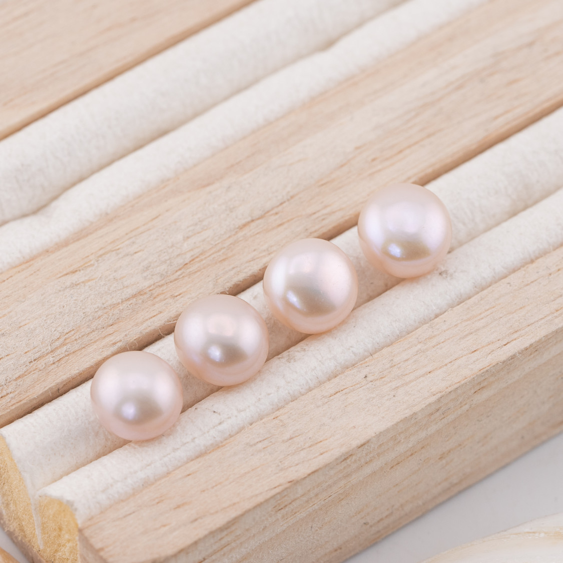 Perle Di Fiume Bottoni Cabochon 1 Foro (AAAA) 9,0-9,5mm 10 Paia Lilla-PERLE DI FIUME BOTTONI A 1 FORO ACQUA DOLCE COLTIVATE | Worldofjewel.com