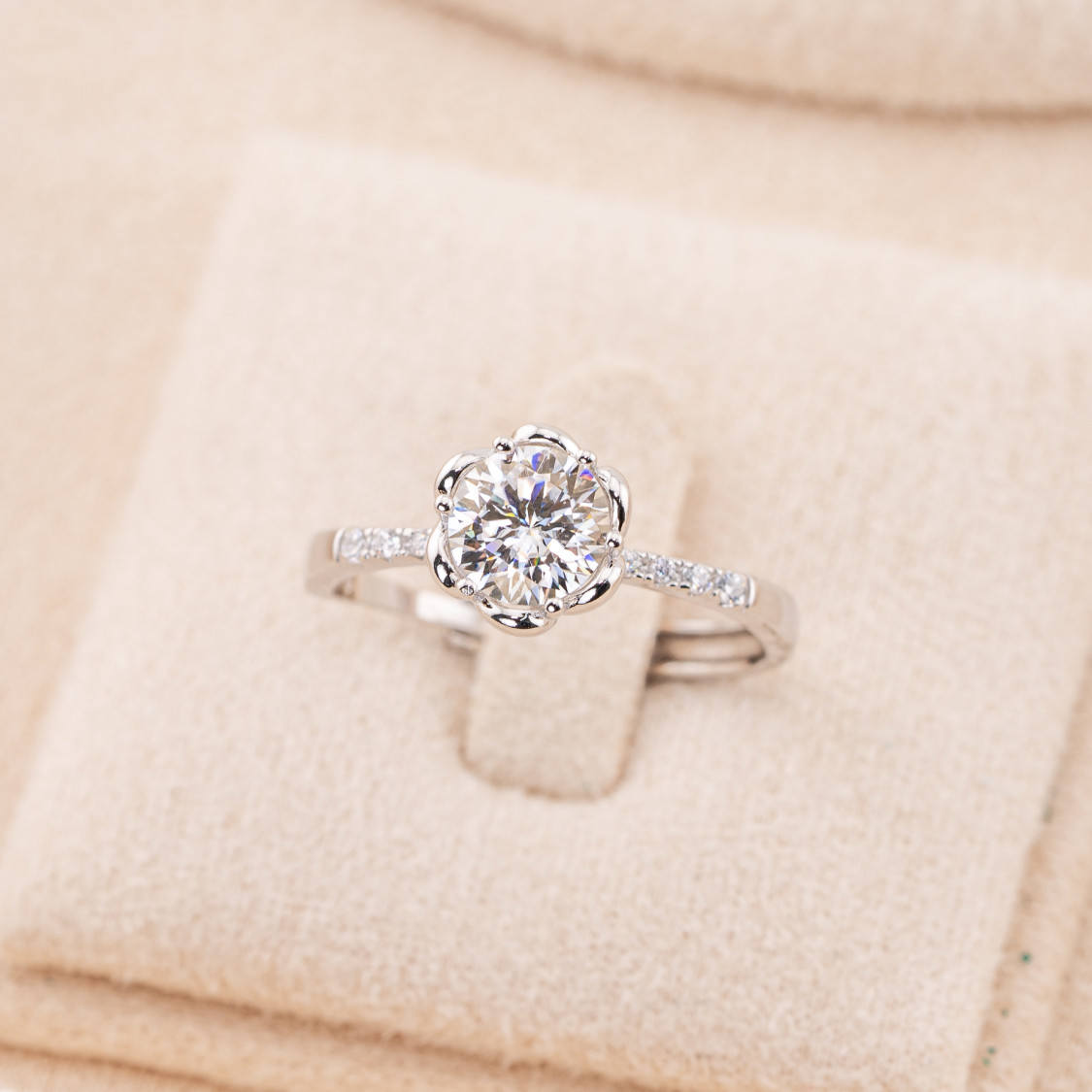 Anello In Argento 925 Con Moissanite MOD1443 Rodiato-ANELLI IN MOISSANITE E ARGENTO 925 | Worldofjewel.com