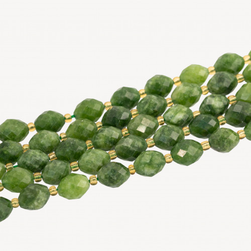 Jade birmano de corte rígido de oliva facetado de 8 x 10 mm