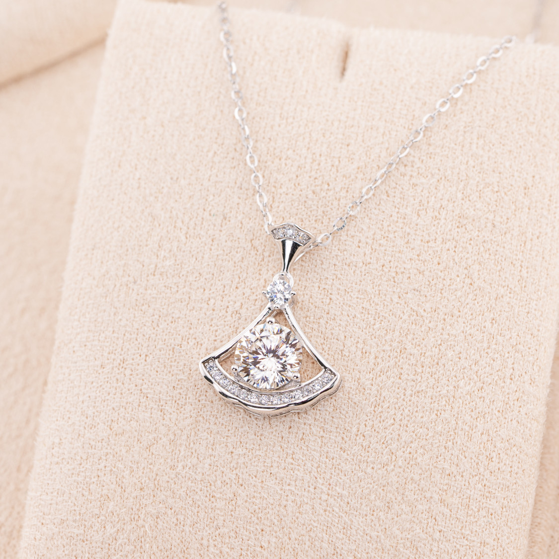 Collana Gioiello In Argento 925 Con Pendente In Moissanite Ventaglio Bianco Rodiato MS-074QB-COLLANE IN MOISSANITE E ARGENTO 925 | Worldofjewel.com