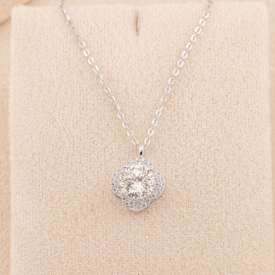 Orecchini Gioiello In Argento 925 Con Moissanite Incastonato Taglio Brillante Bianco Rodiato MR-0066W-ORECCHINI CON MOISSANITE E ARGENTO 925 | Worldofjewel.com