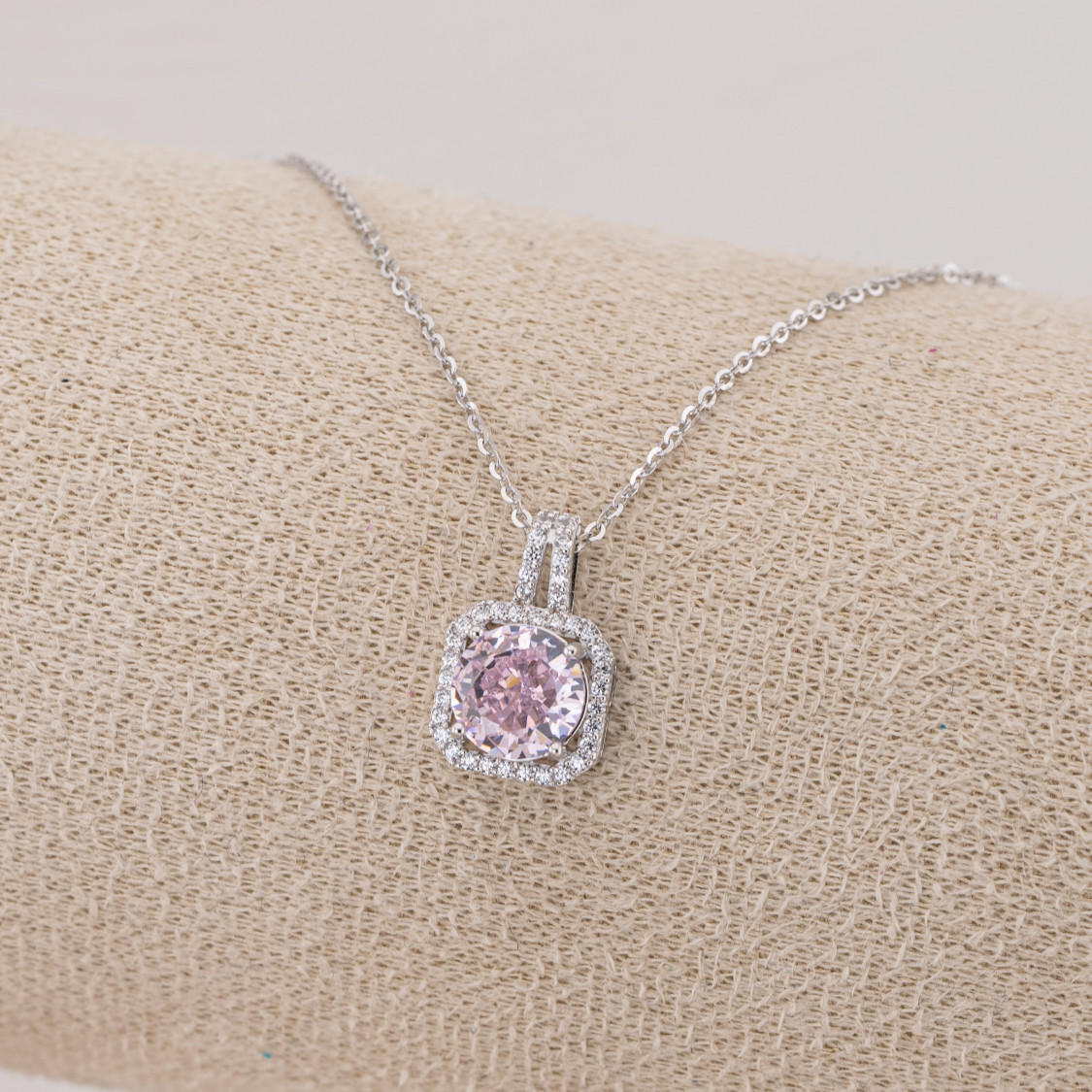 Collana Gioiello In Argento 925 Con Pendente Corindone Sintetico Quadratino Rosa Rodiato YL-7914-COLLANE IN MOISSANITE E ARGENTO 925 | Worldofjewel.com
