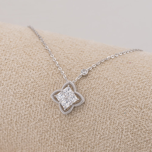 Halskette aus 925er Sterlingsilber mit rhodiniertem, weißem vierblättrigem Kleeblatt-Anhänger aus synthetischem Korund YL-7942