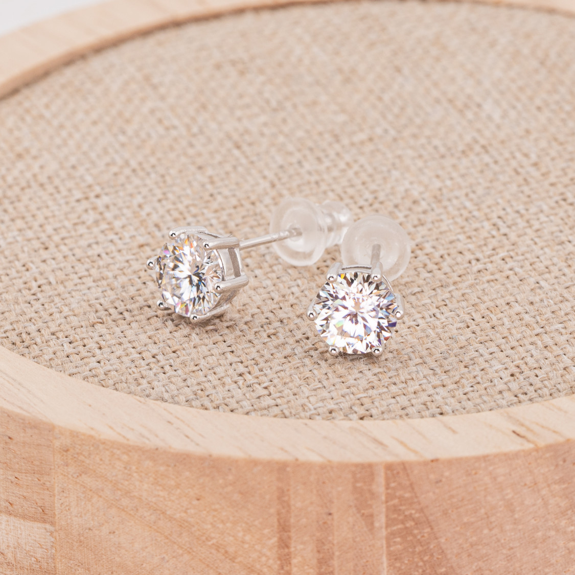 Orecchini Gioiello In Argento 925 Con Moissanite Incastonato Taglio Brillante Bianco Rodiato MR-0083W-ORECCHINI CON MOISSANITE E ARGENTO 925 | Worldofjewel.com