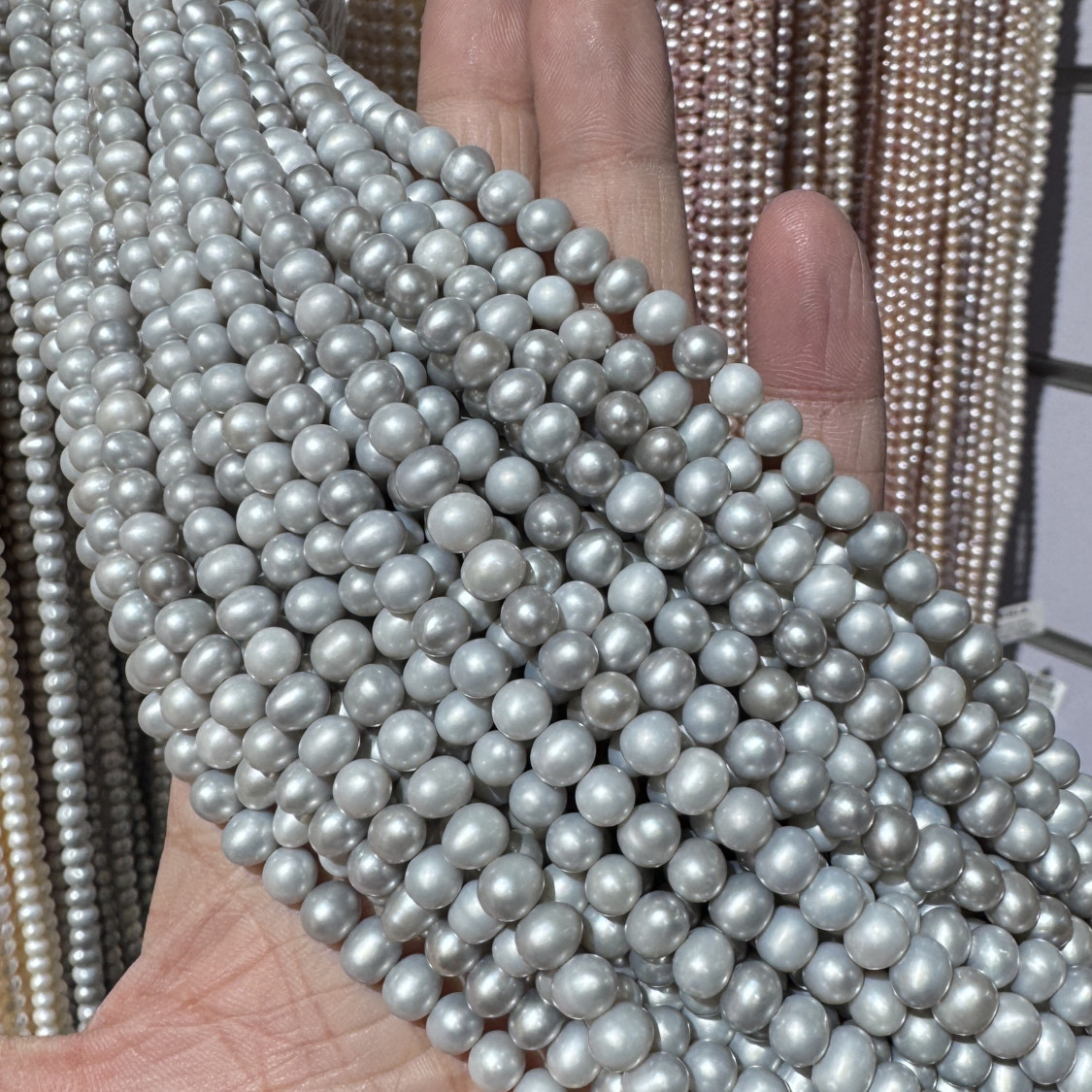 STOCK 20 Fili di Perle di Fiume Coltivate 6mm Gray LOTTO 5712-STOCK PERLE | Worldofjewel.com