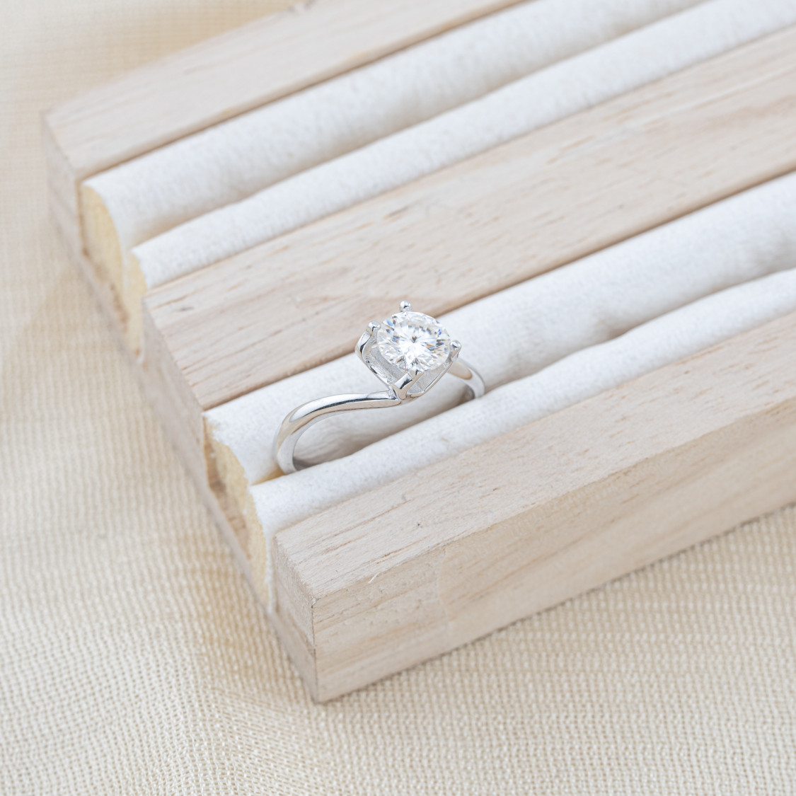 Anello In Argento 925 e Moissanite MOD.0370-Ringe aus Moissanit und 925er Silber | Worldofjewel.com