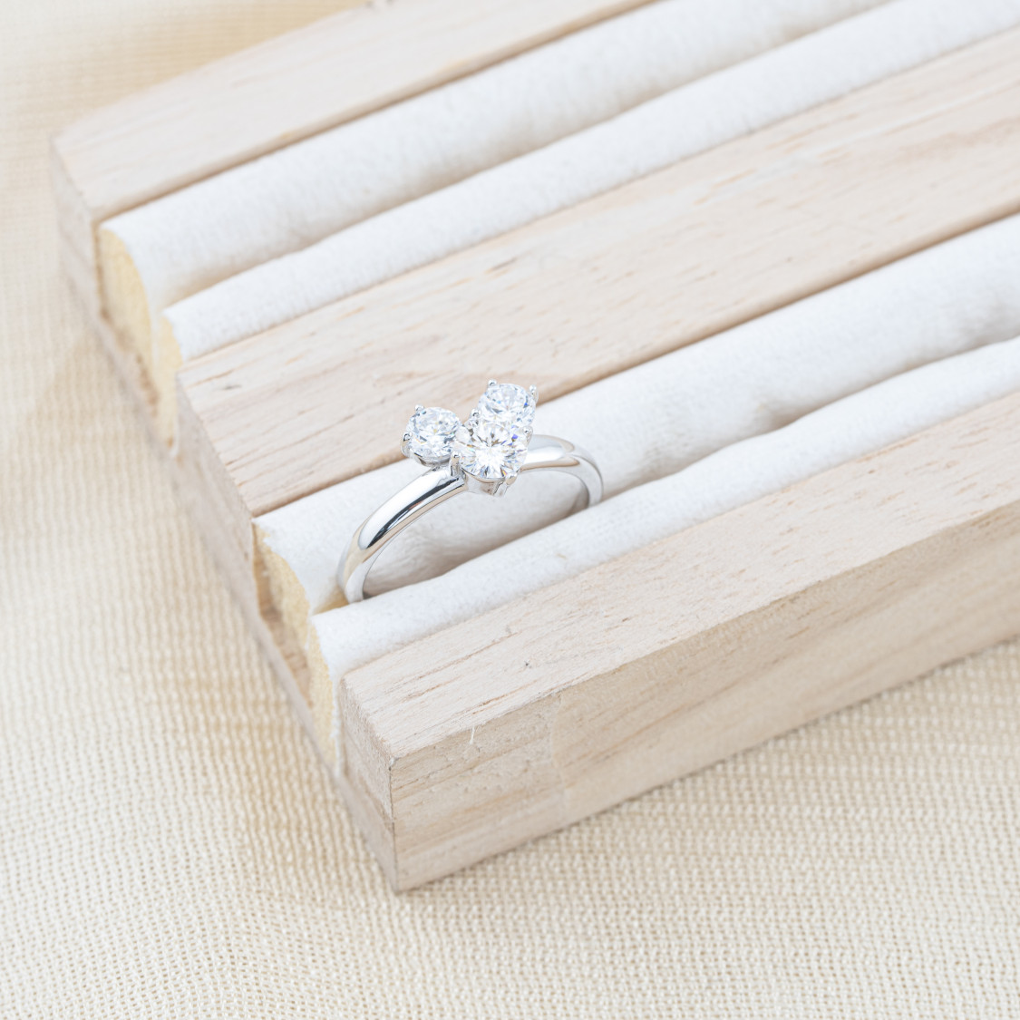 Anello In Argento 925 e Moissanite MOD.0639-MOISSANITE AND 925 SILVER RINGS | Worldofjewel.com