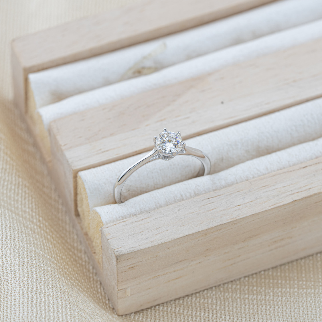 Anello In Argento 925 e Moissanite MOD.0860-ANILLOS DE MOISSANITA Y PLATA 925 | Worldofjewel.com