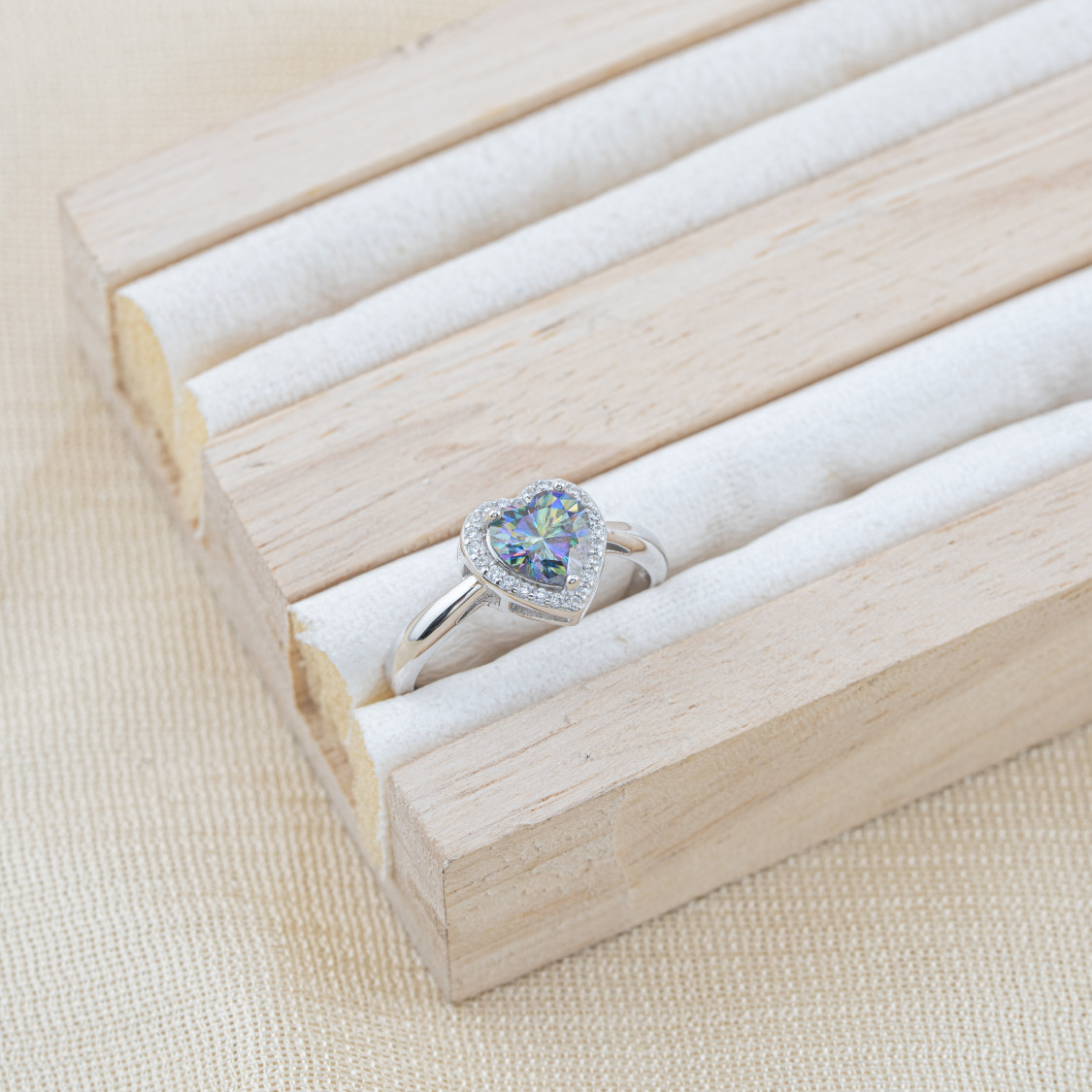 Anello In Argento 925 e Moissanite Rainbow Cut MOD.2160-Ringe aus Moissanit und 925er Silber | Worldofjewel.com