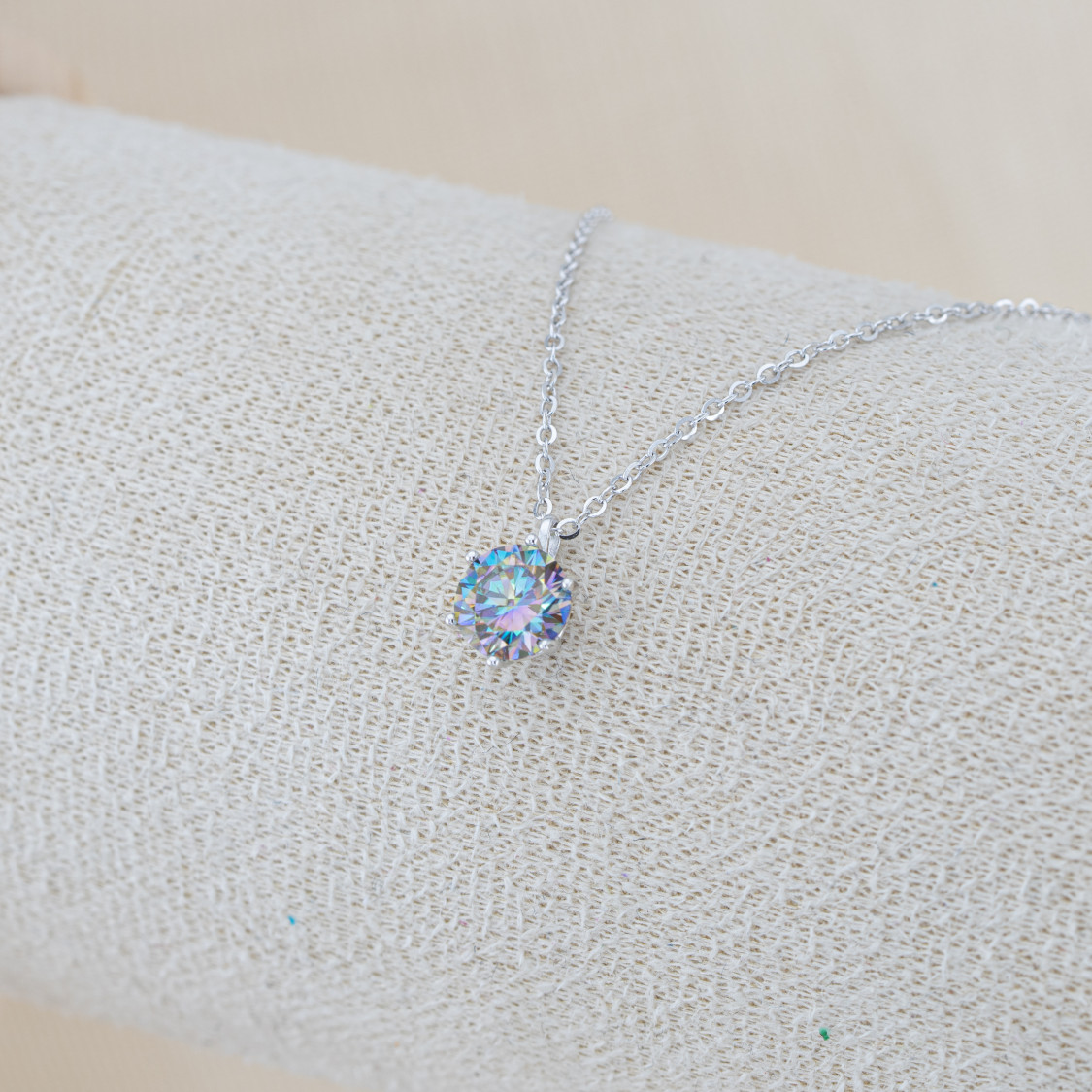 Collana In Argento 925 e Moissanite MOD.0120 Pendente con Punto Luce Rainbow Cut-COLLANE IN MOISSANITE E ARGENTO 925 | Worldofjewel.com