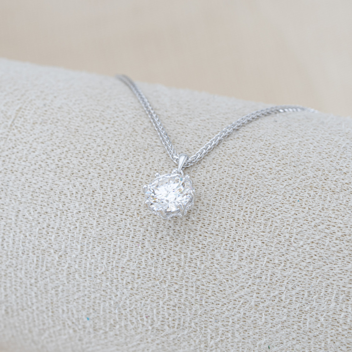 Collana In Argento 925 e Moissanite MOD.2379 Pendente con Punto Luce-MOISSANITE AND 925 SILVER NECKLACES | Worldofjewel.com