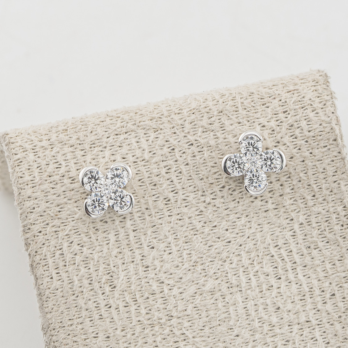 Orecchini In Argento 925 Fiori-ORECCHINI CON MOISSANITE E ARGENTO 925 | Worldofjewel.com