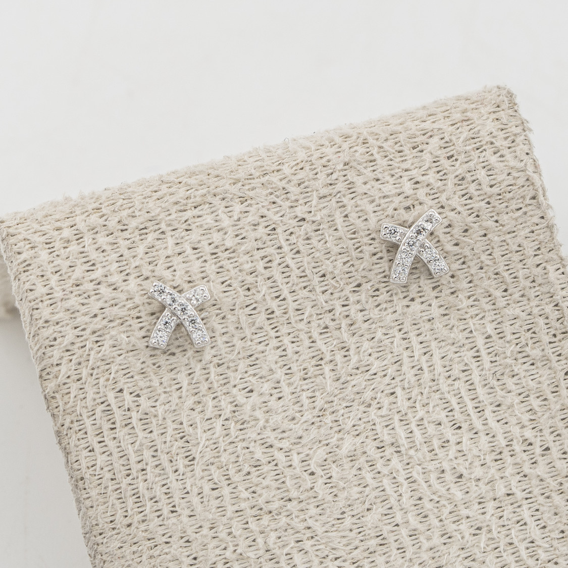 Orecchini In Argento 925 Nastri Incrociati-ORECCHINI CON MOISSANITE E ARGENTO 925 | Worldofjewel.com