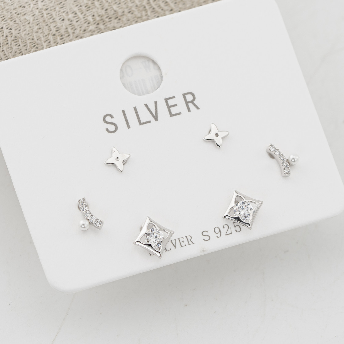 Orecchini In Argento 925 Tre Coppie con Fiori e Punti Luce-ORECCHINI CON MOISSANITE E ARGENTO 925 | Worldofjewel.com